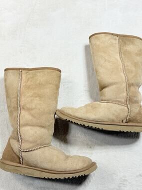 UGG Australia Classic Tall Boots Sand Suede Shearling Cozycore Apres Ski Sz 6
